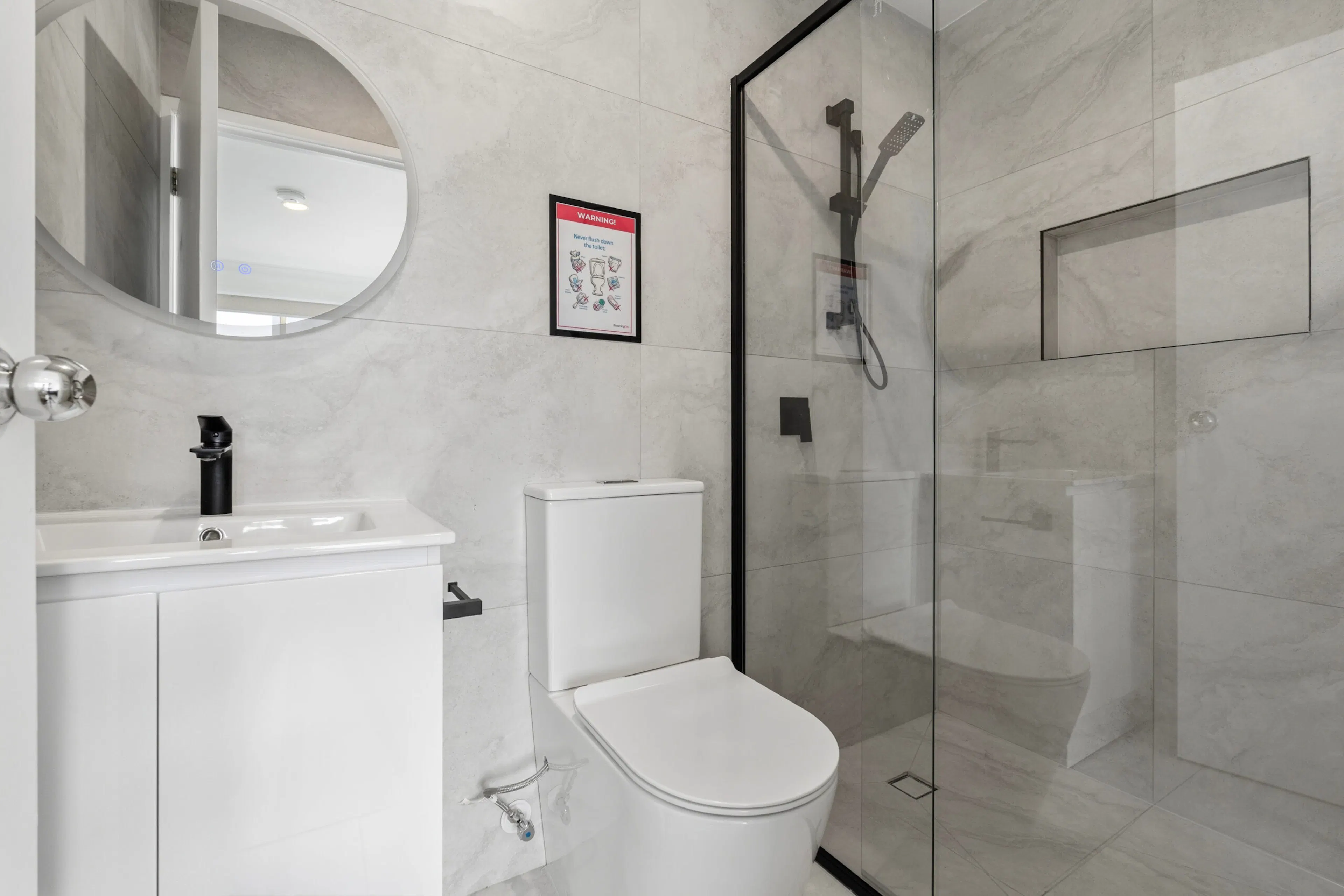 Double Room Ensuite BATHROOM 4