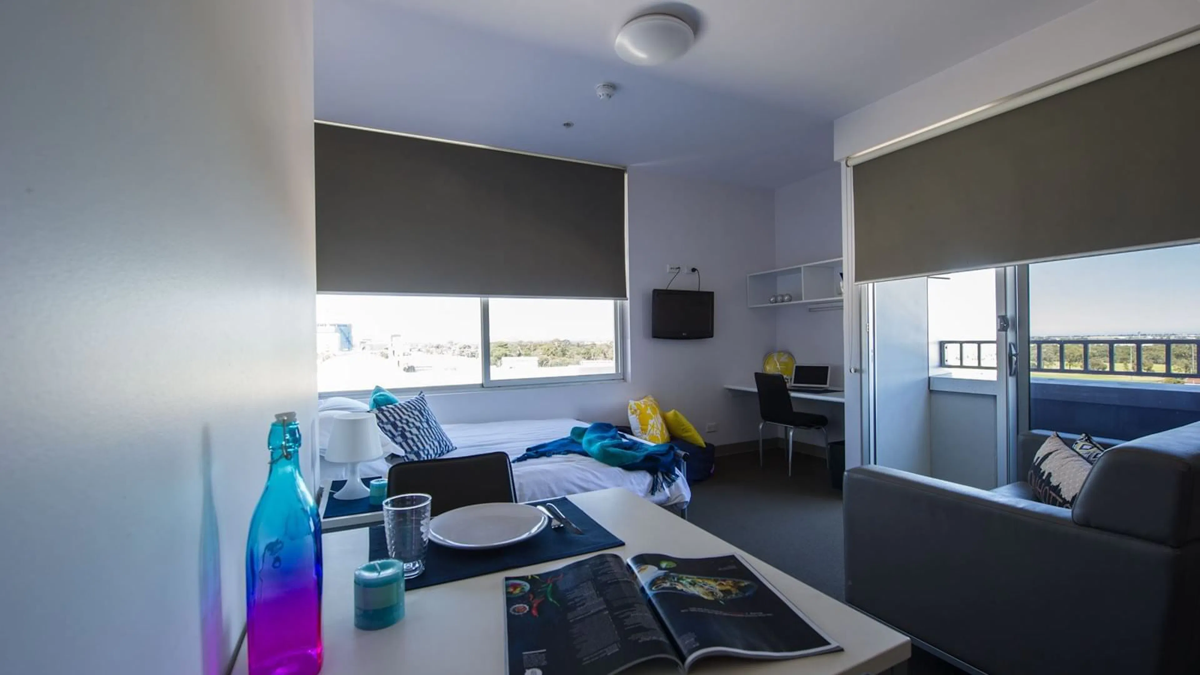 ROOM ROOM 1