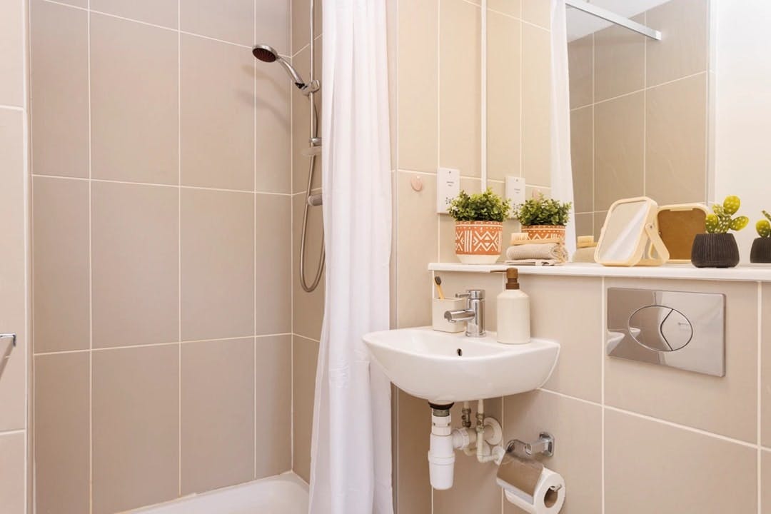 Studio Medium Standard Double