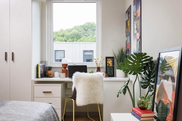 Ensuite Large High Double