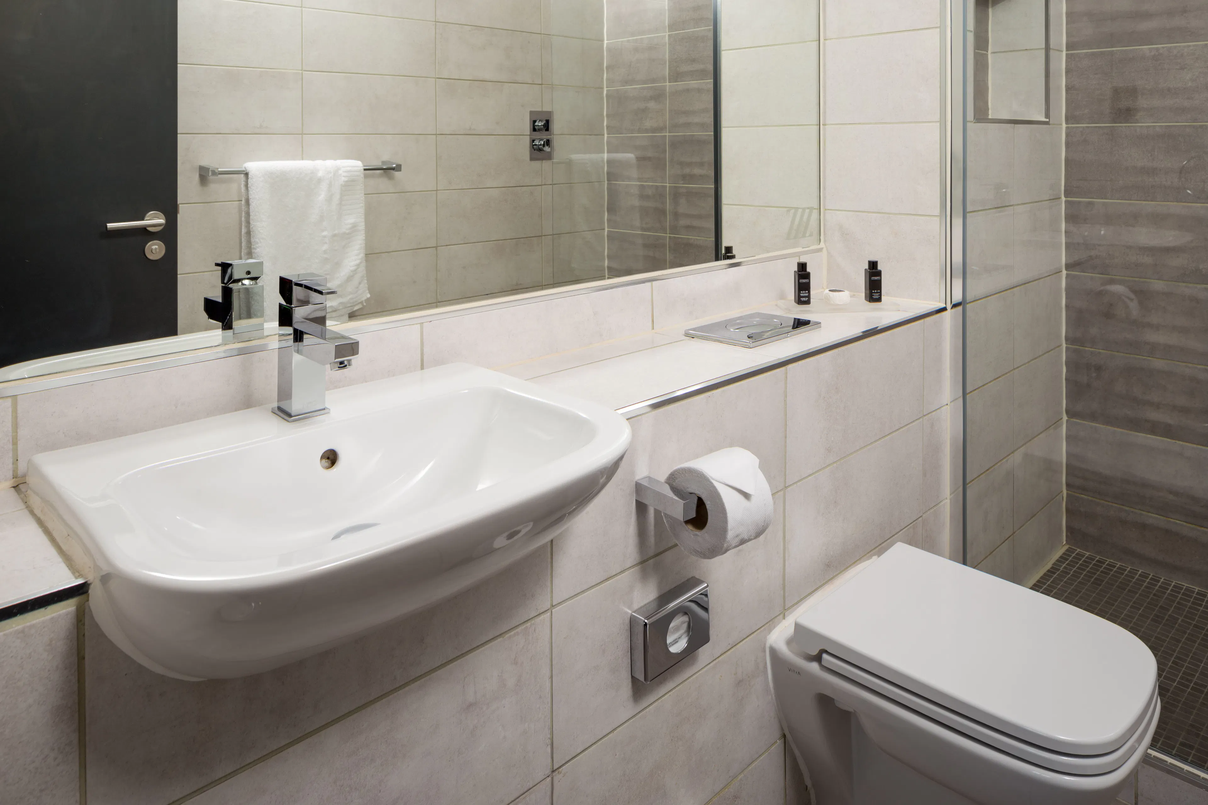 Smart Apartment BATHROOM 3