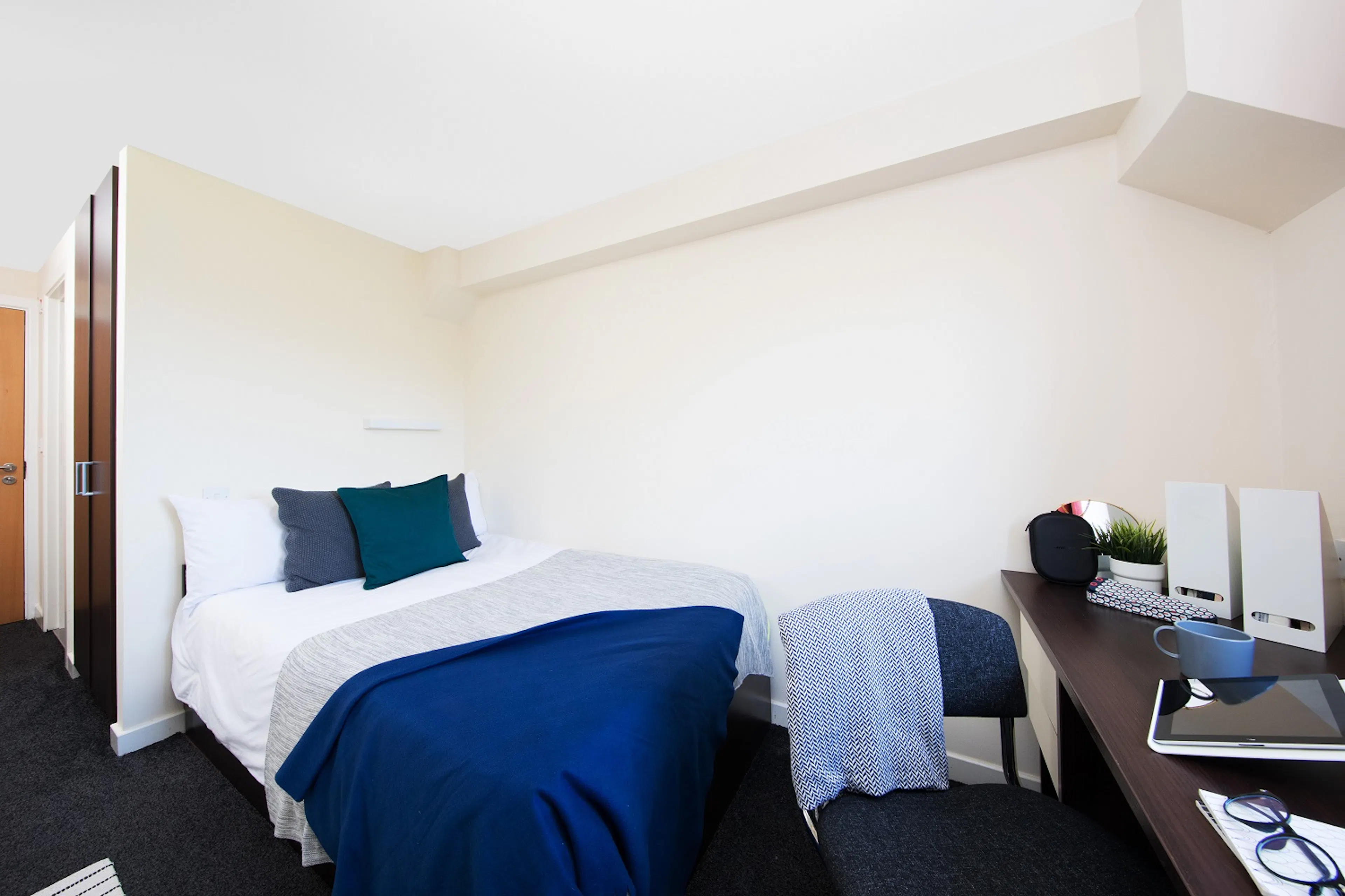 ROOM ROOM 4