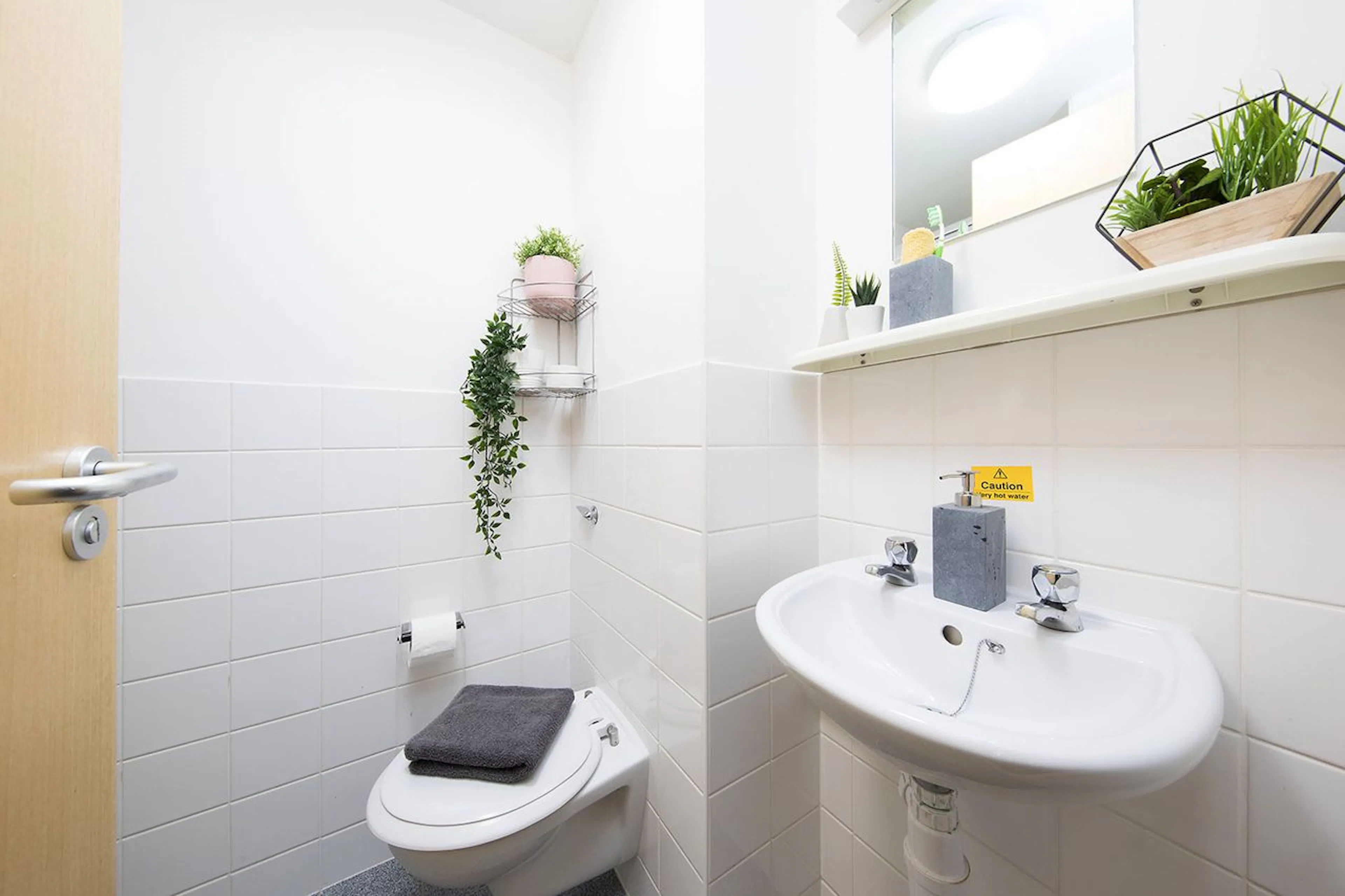En-Suite, Premium Range 1 BATHROOM 4