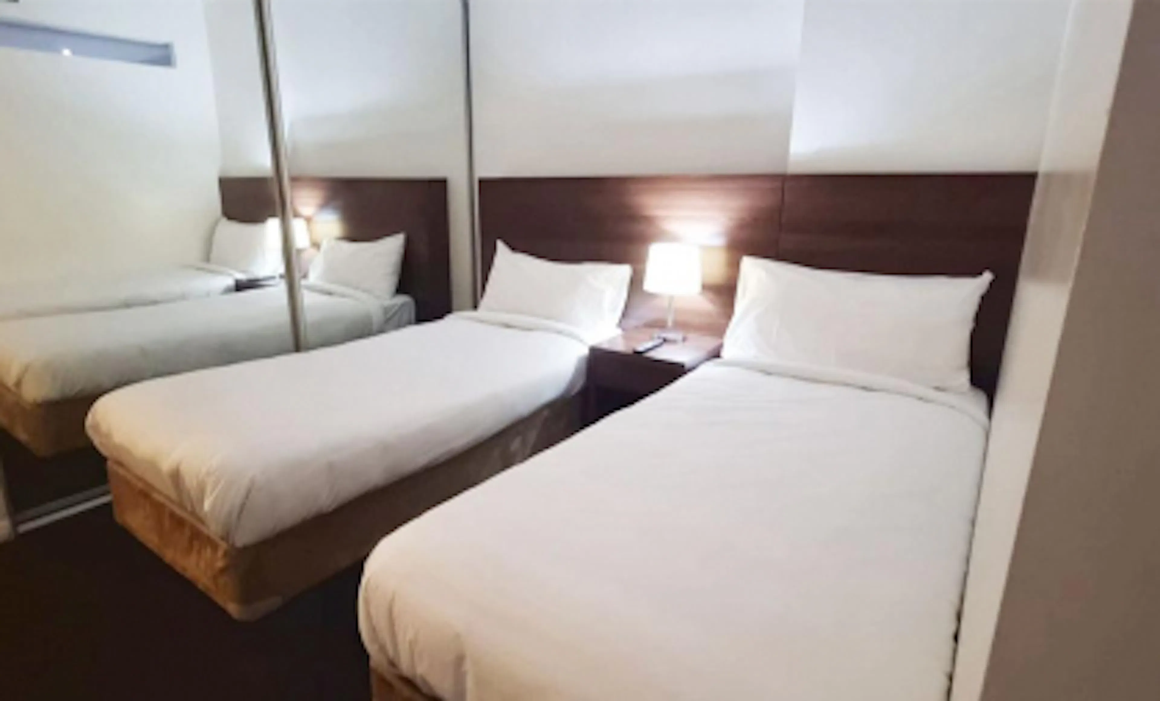 Executive Twin Studio W Private Balcony ROOM 3