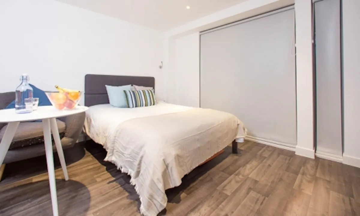 ROOM ROOM