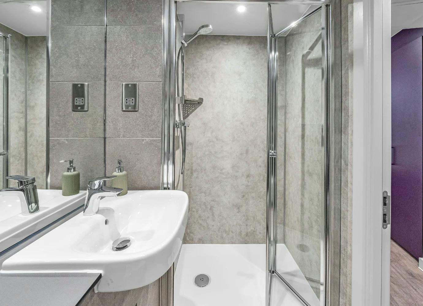 Elegance Elevate Apartment