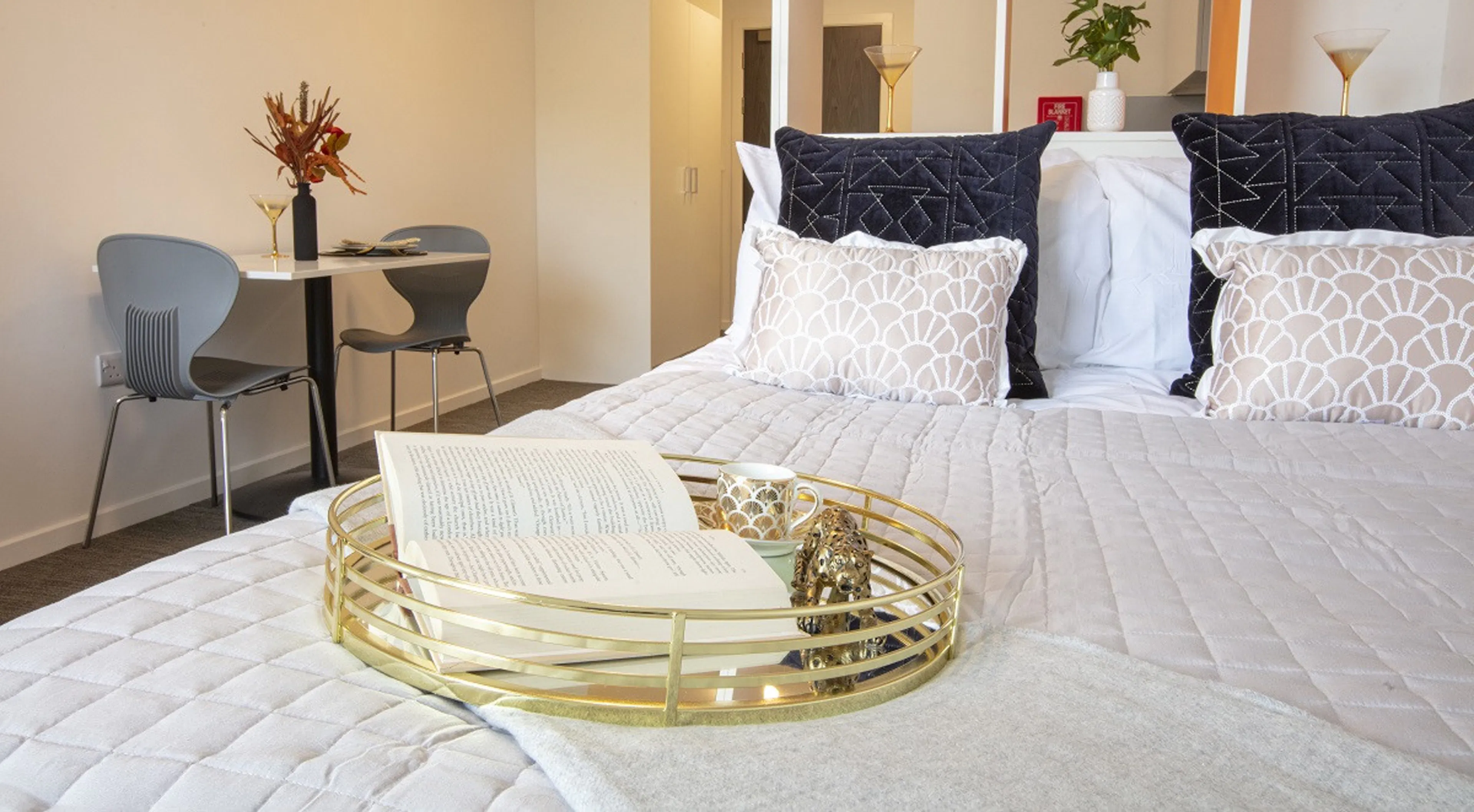 Elegance Studio ROOM 4