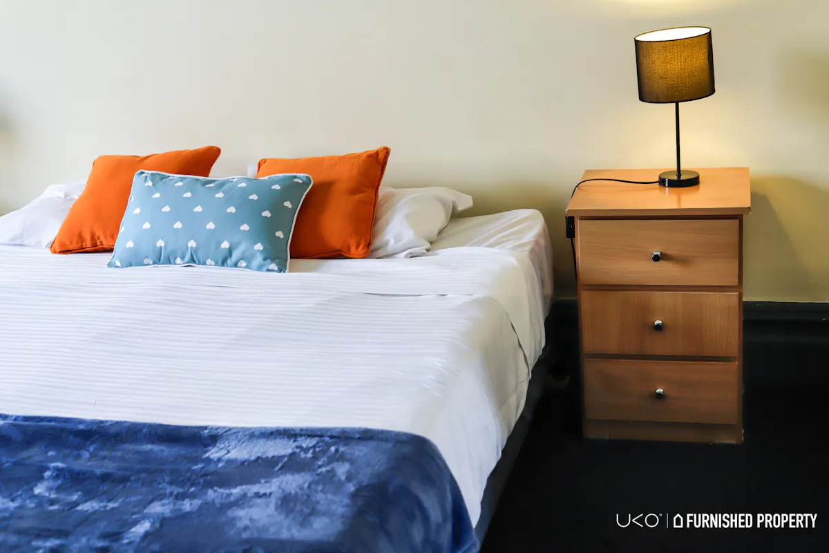 ROOM ROOM