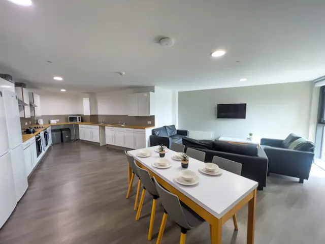 Ensuite Silver Plus - Upper Floor room image 3