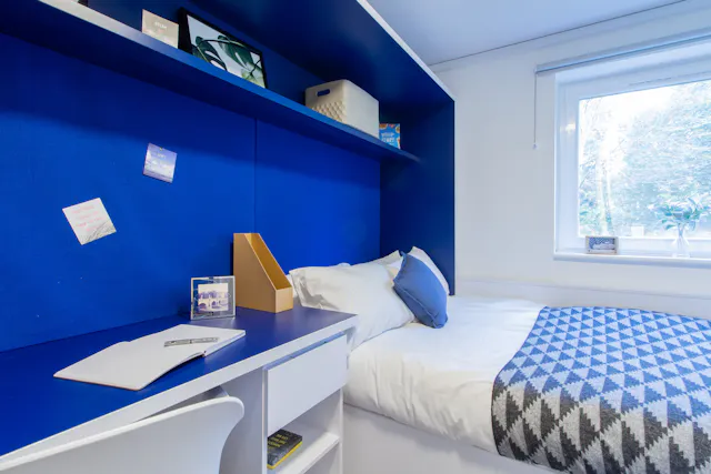 En-suite room image 1