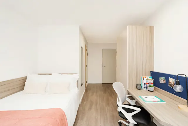 Ensuite room image 1