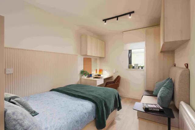 Ensuite room image 2