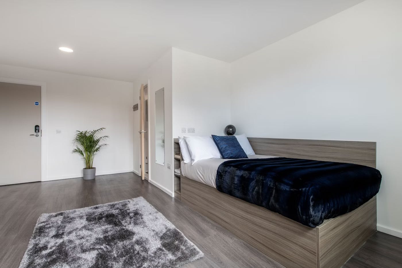 Ensuite-Gold