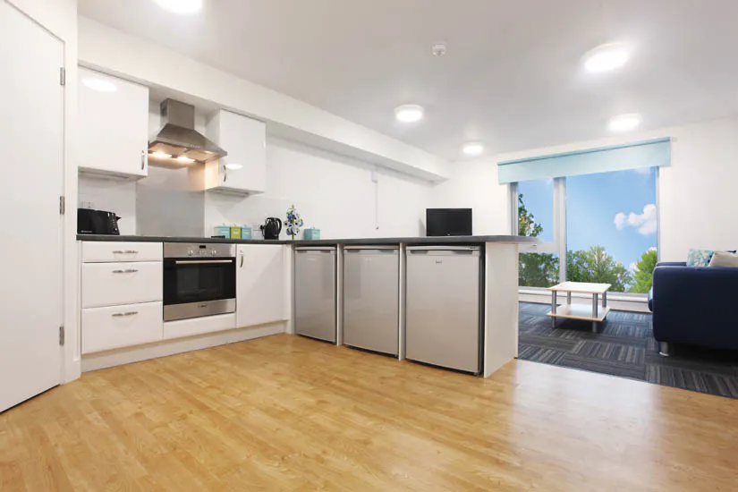 En-suite KITCHEN 4