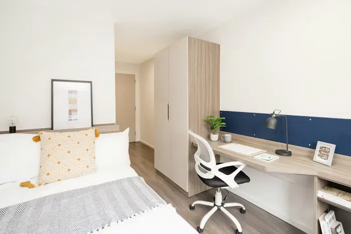 Ensuite-Silver