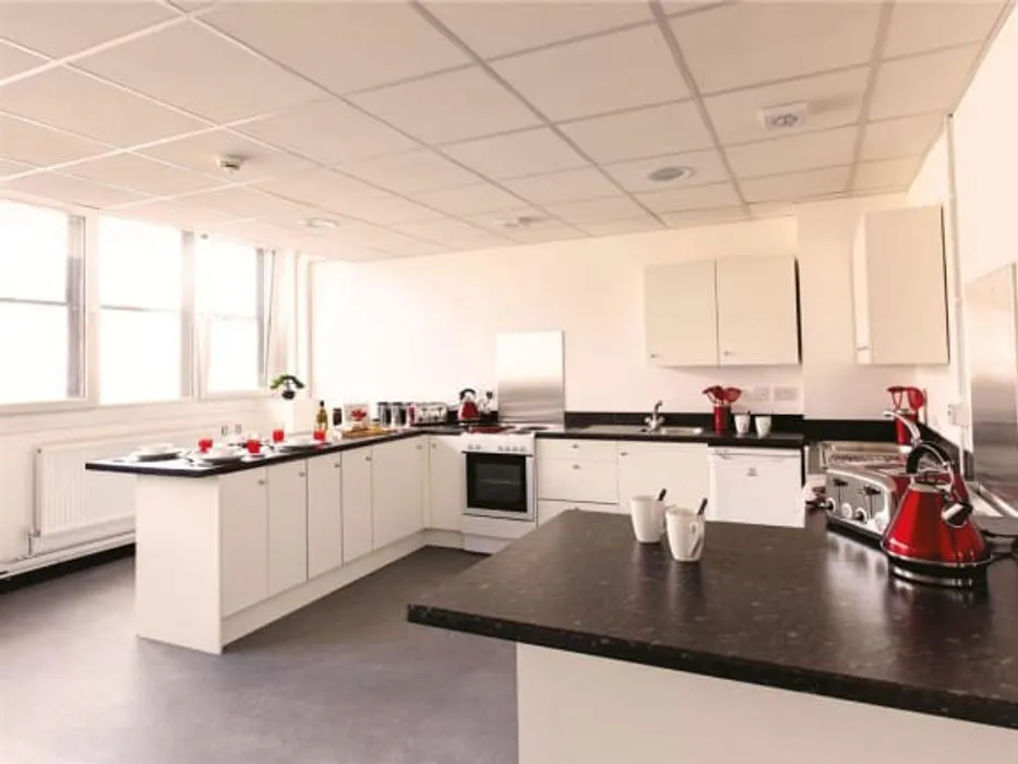 En Suite Classic KITCHEN 3