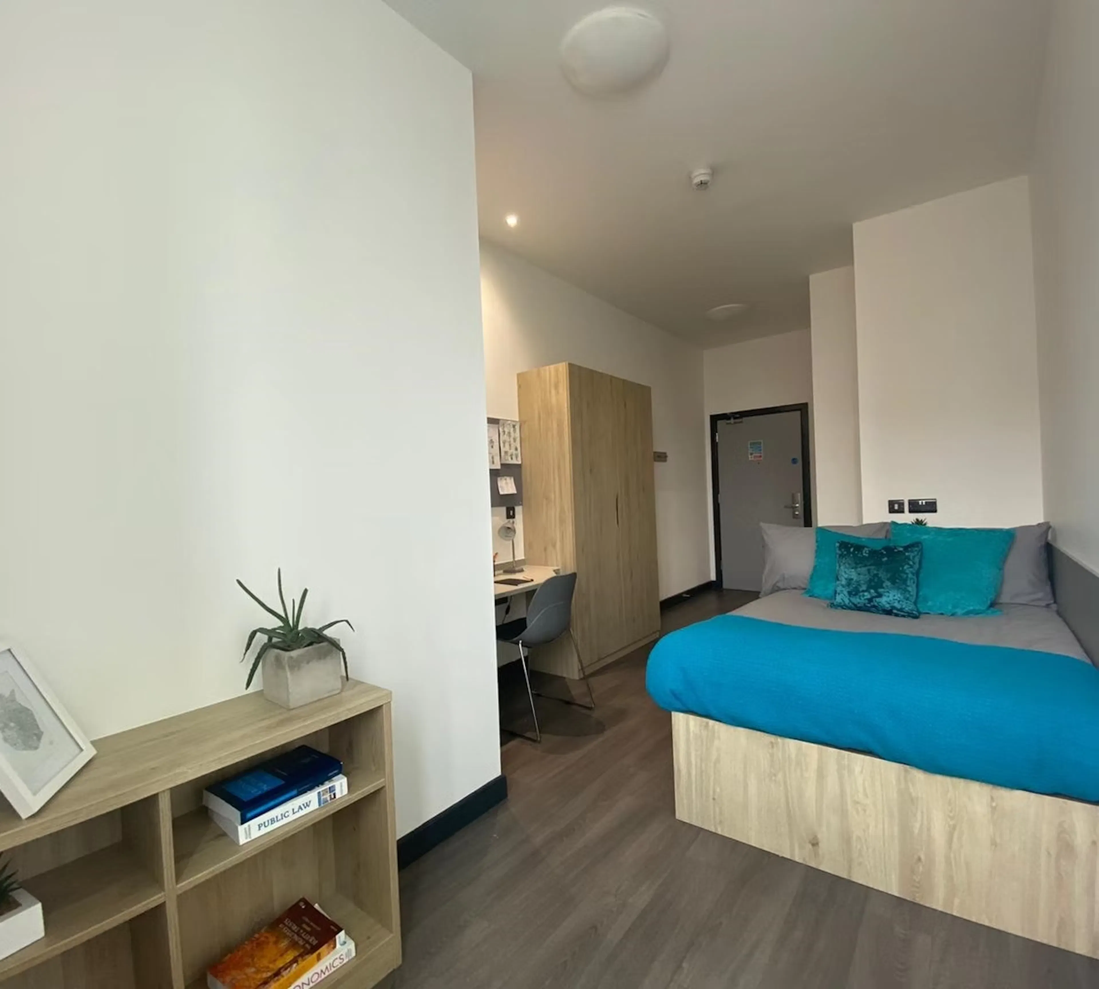 Ensuite-Bronze ROOM 1