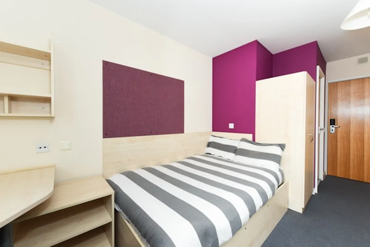 En-suite ROOM