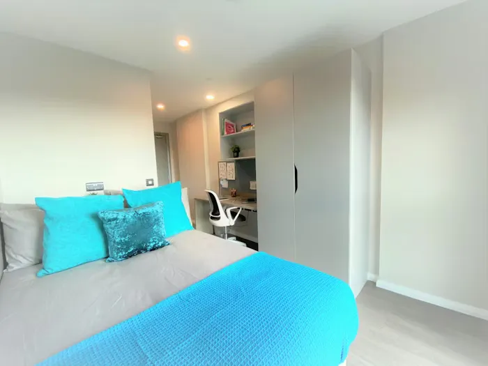 little-patrick-street-belfast-Ensuite Bronze - Harbour District