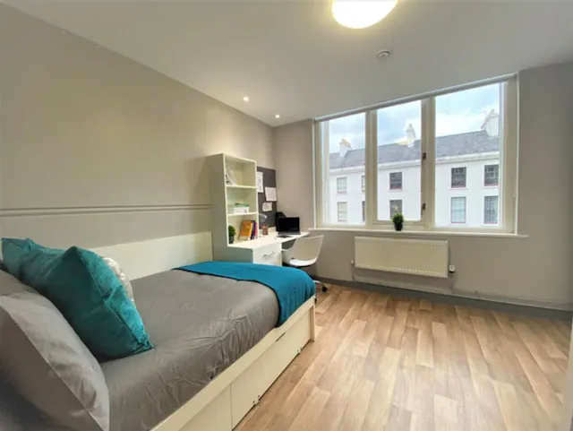 Ensuite-Bronze Plus room image 3
