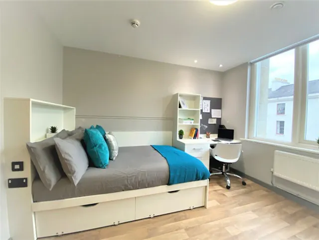 Ensuite-Bronze Plus room image 1