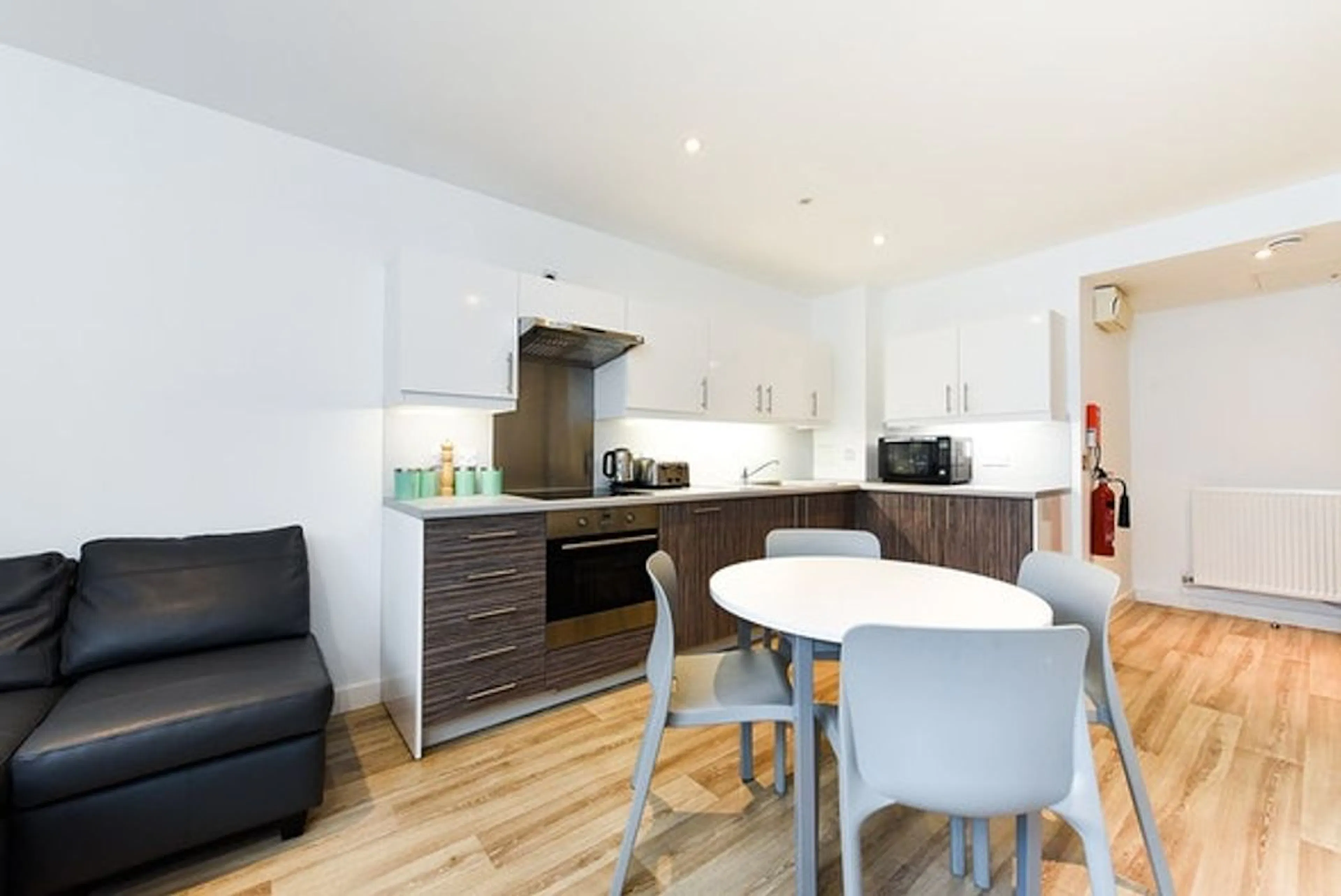 Ensuite-Bronze KITCHEN 1