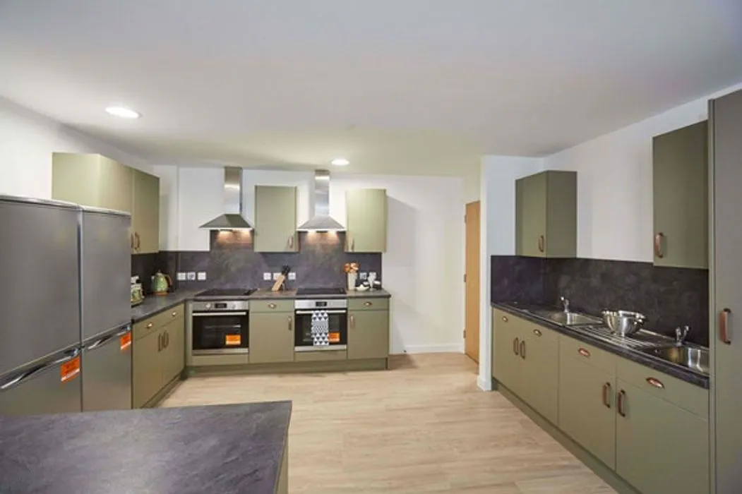 Ensuite-Gold KITCHEN 4