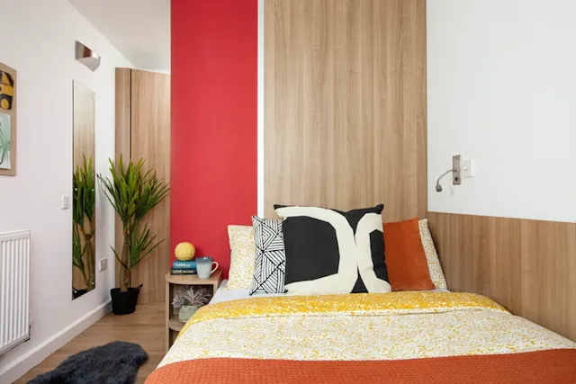 Ensuite Large High Double room image 1
