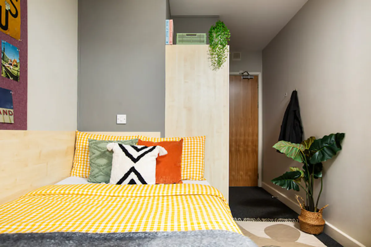 Ensuite Large Standard Double ROOM