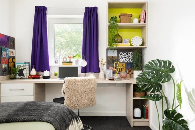 cambrian-point-cardiff-Ensuite Medium High Double