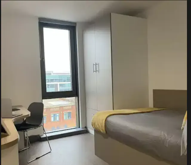 Ensuite Silver - City View room image 1