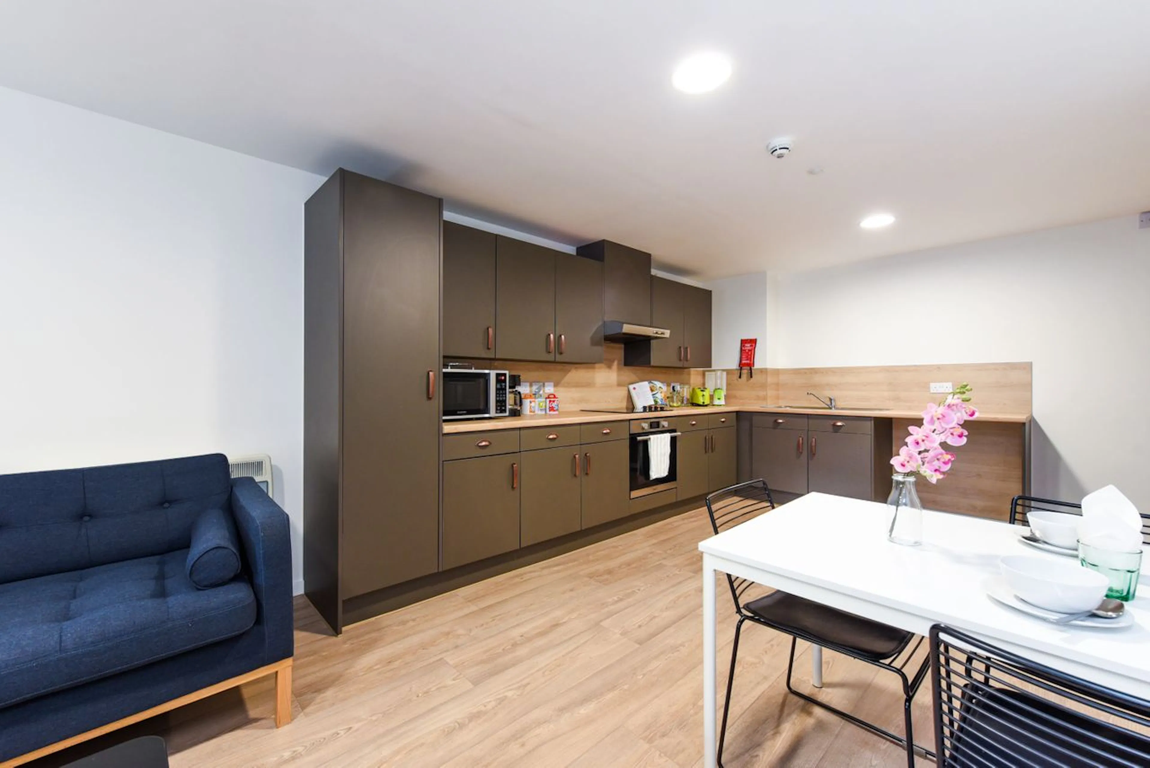 Silver En-Suite KITCHEN 3