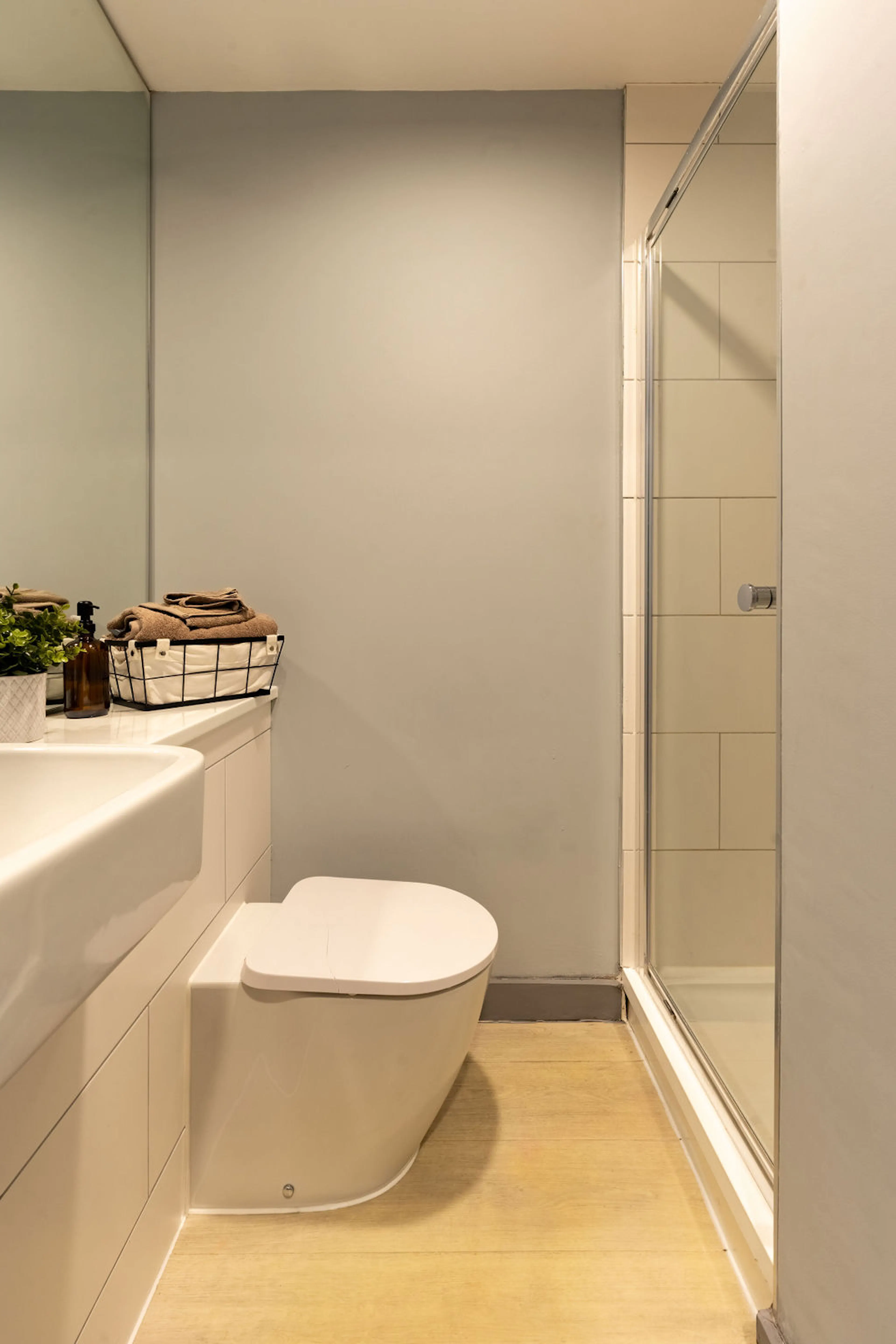 Platinum Studio BATHROOM 1