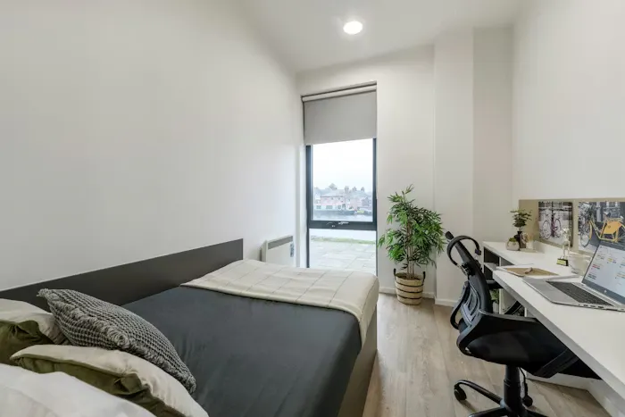 Ensuite plus waterfront