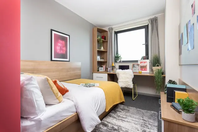 Ensuite Large Highest Double room image 1