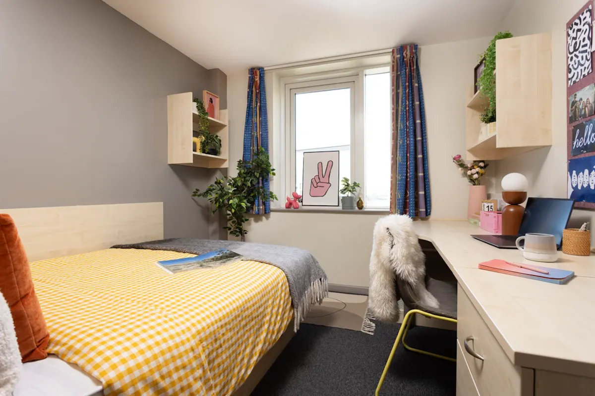 Ensuite Extra Large High Double ROOM