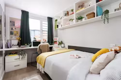 kincardine-court-manchester-Ensuite Large High Double