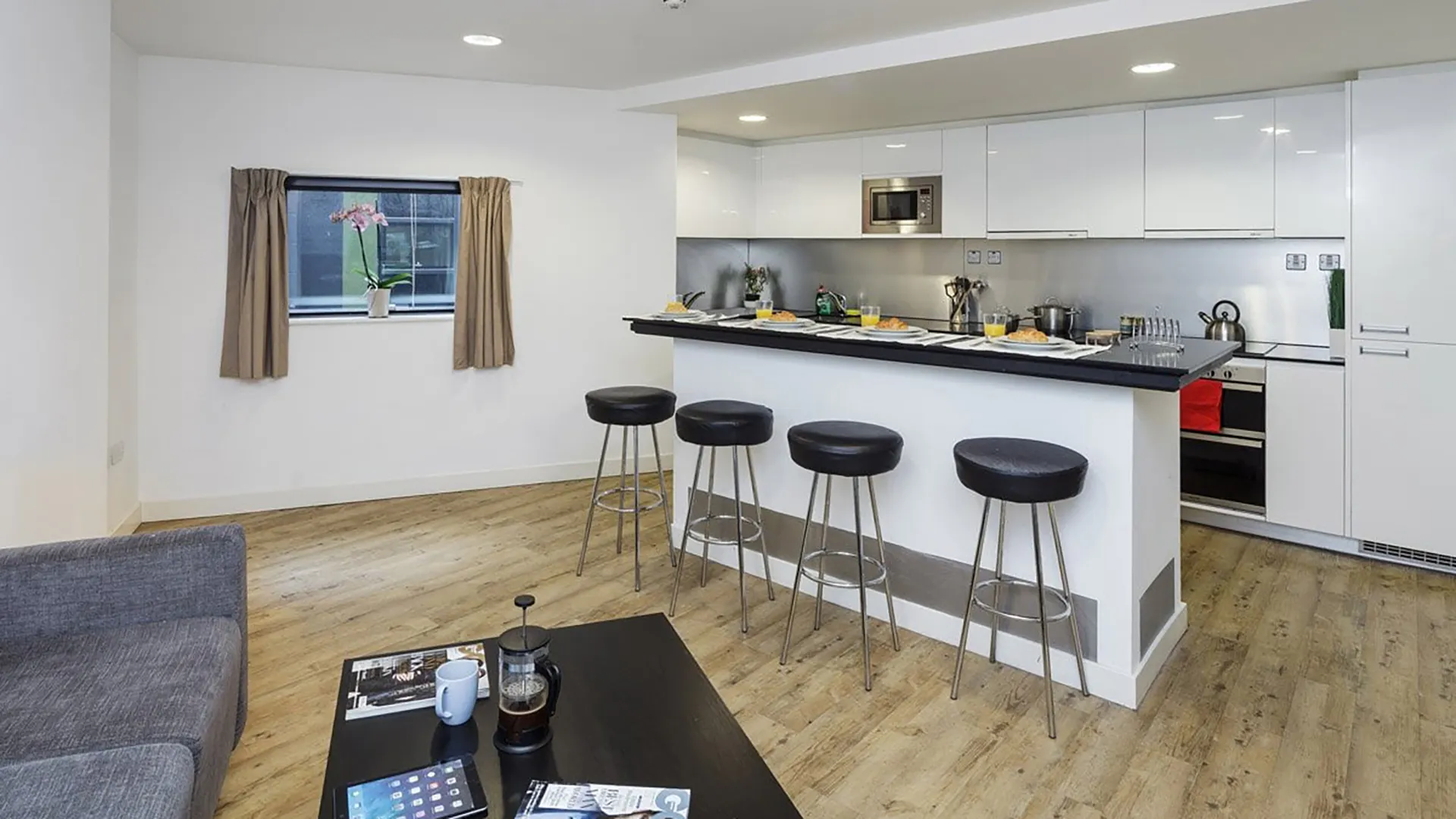 Ensuite room in a 2 person flat KITCHEN 1