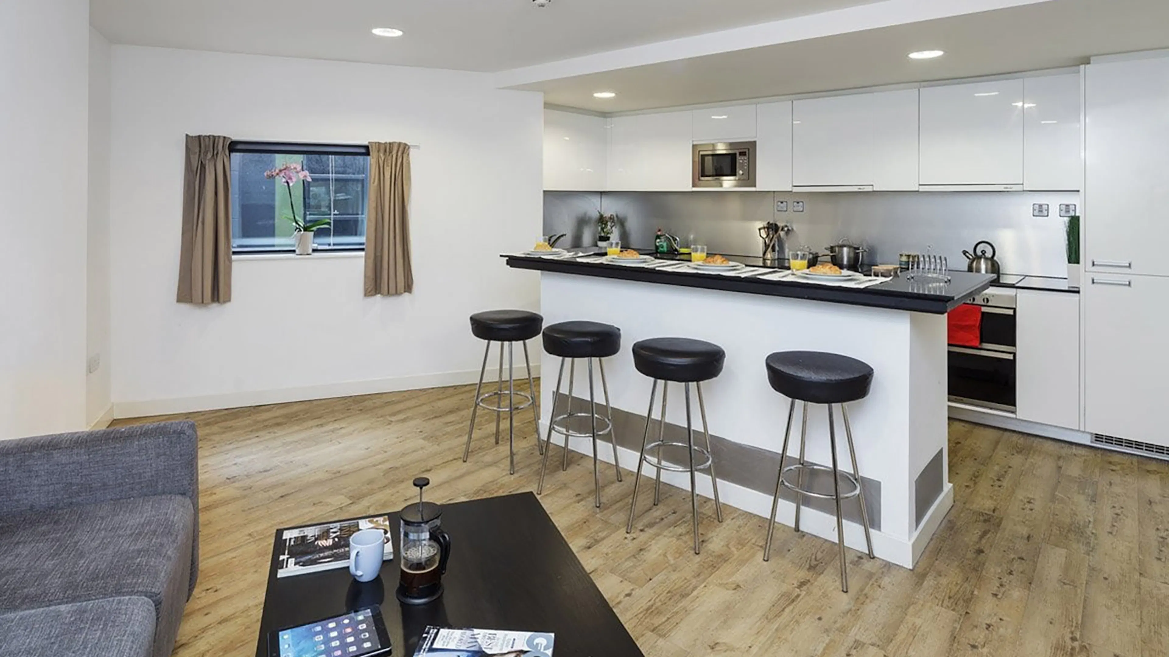 Ensuite room in a 2 person flat KITCHEN 1