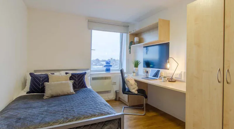 Essential 2 bed room