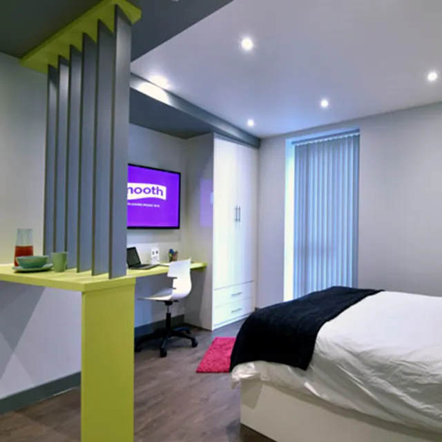 Executive Gold room image 2
