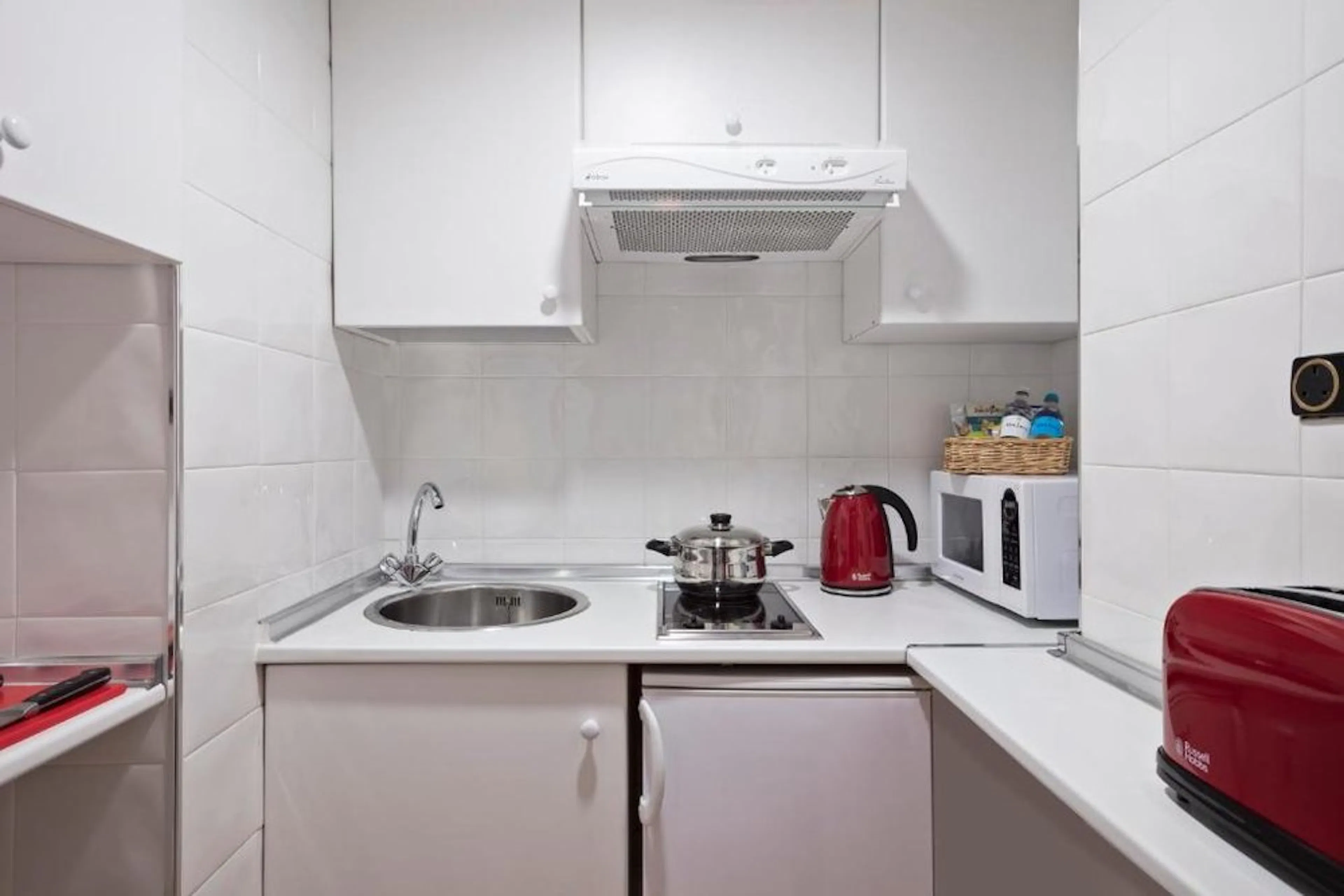 Executive Studio KITCHEN 4