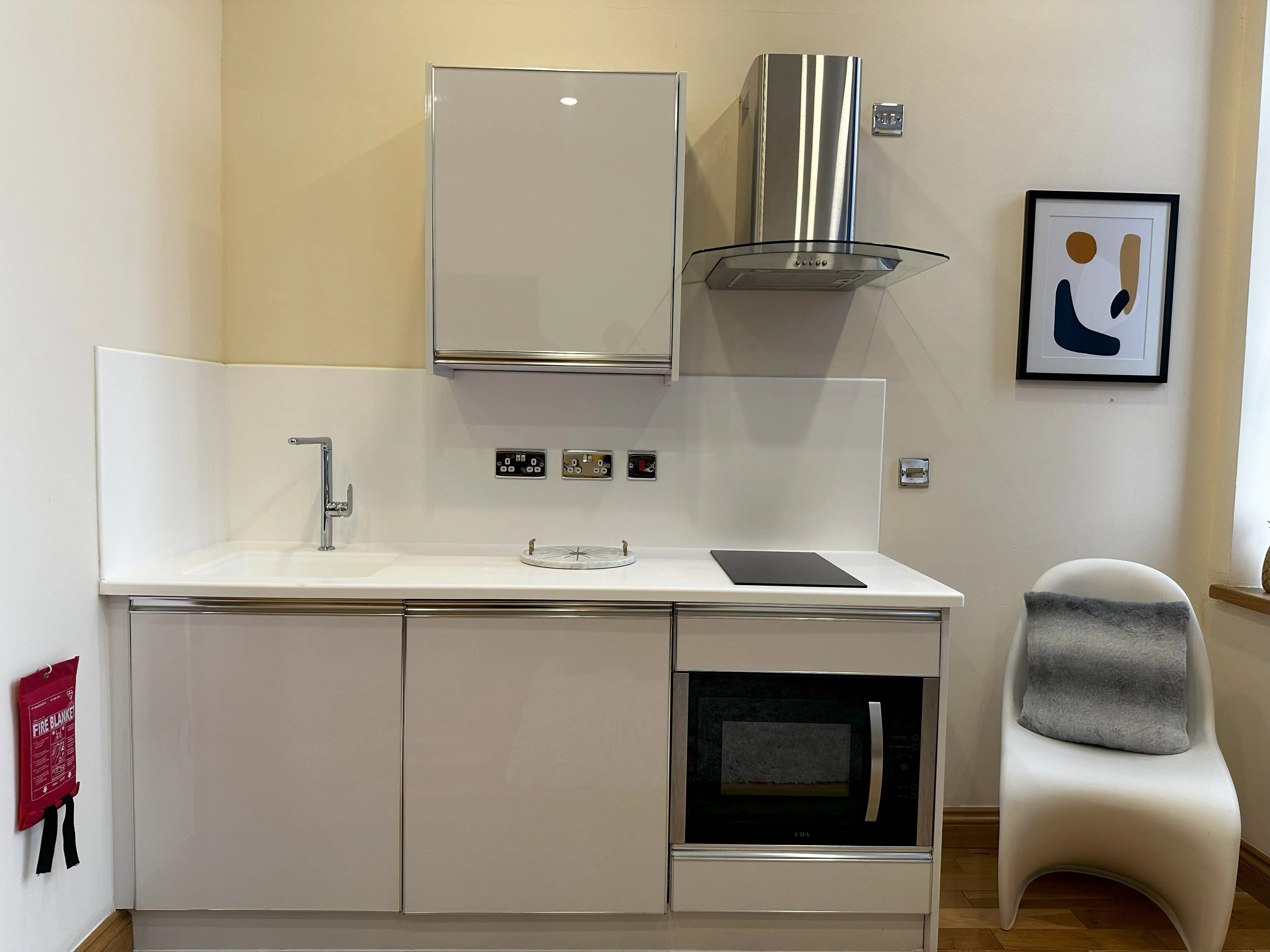 Executive Studio KITCHEN 4