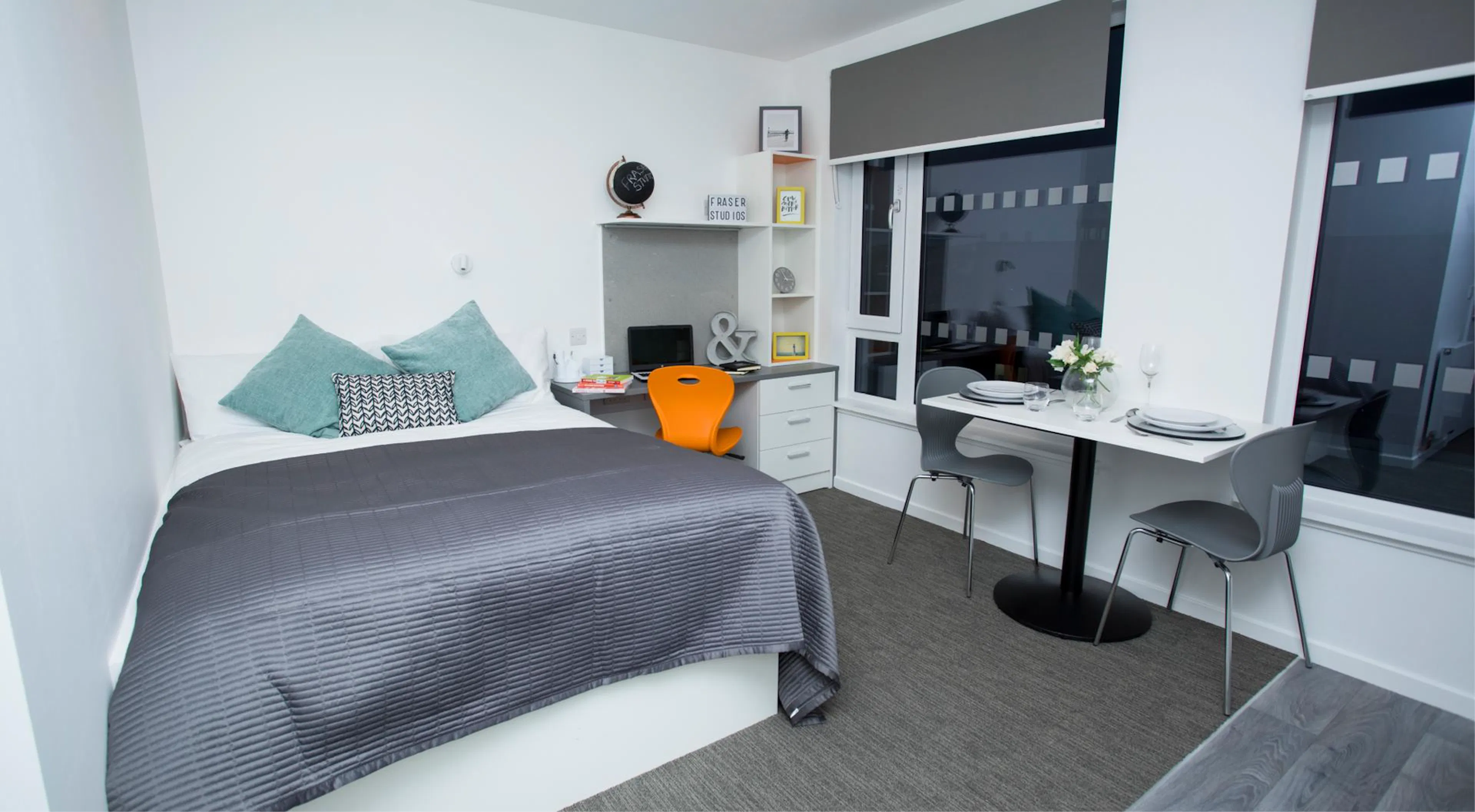 Executive Studio ROOM 2