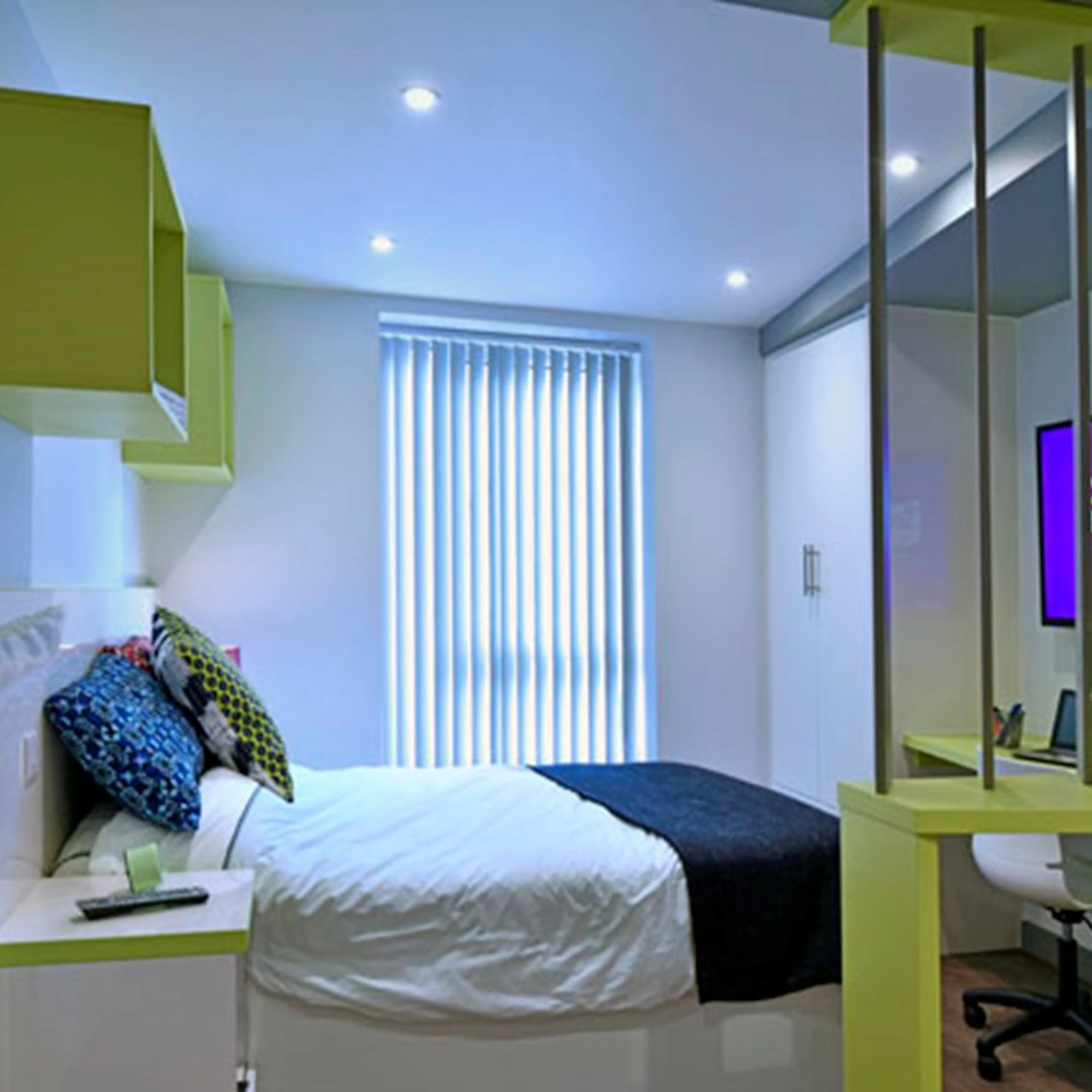 Executive Studio ROOM 2