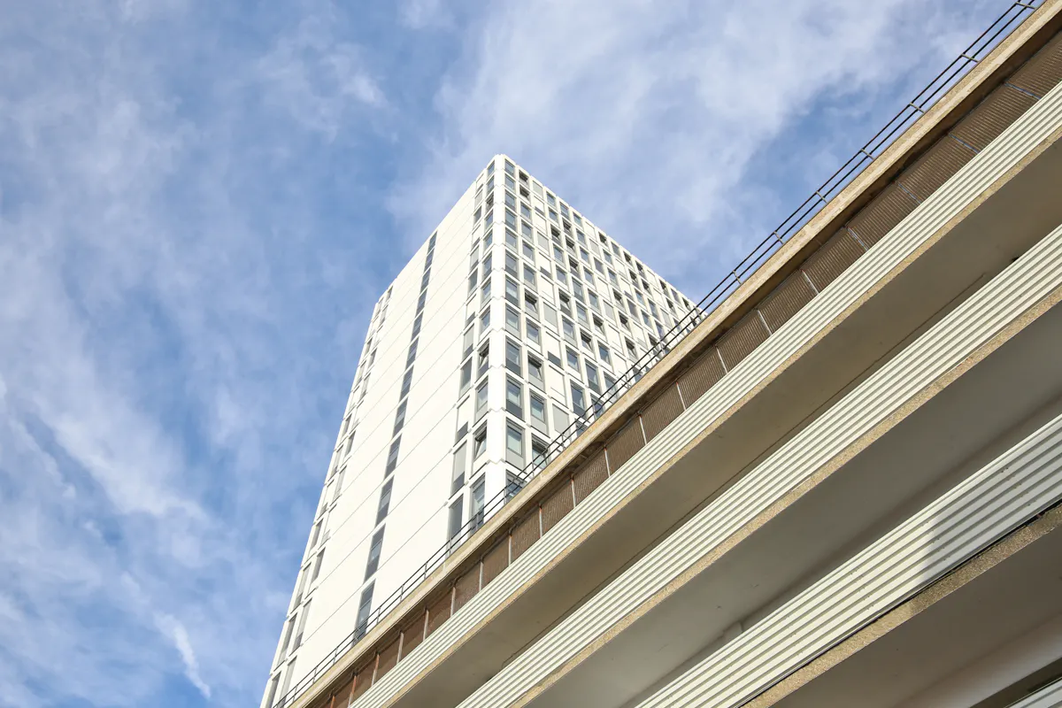 BUILDING