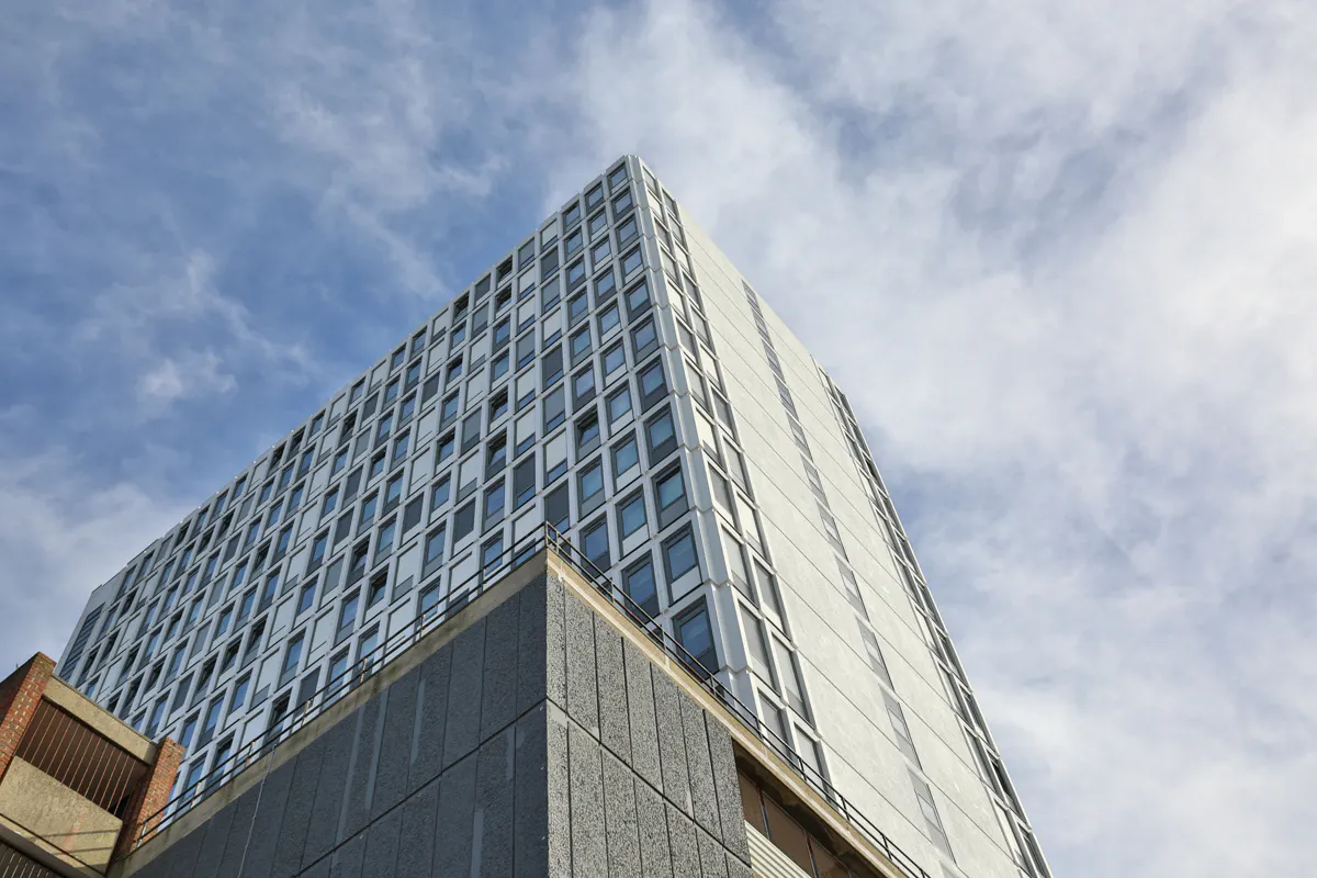 BUILDING