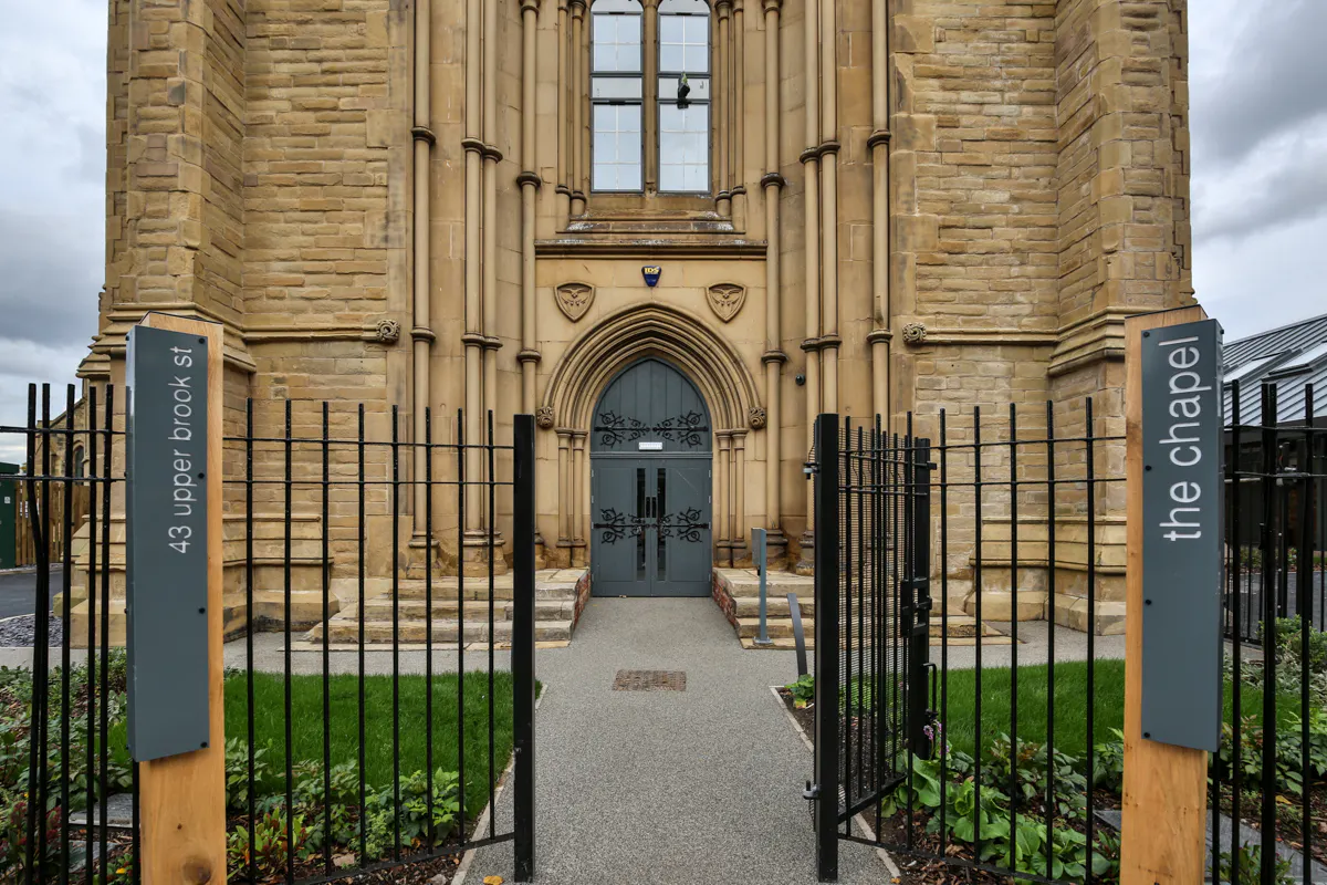 BUILDING