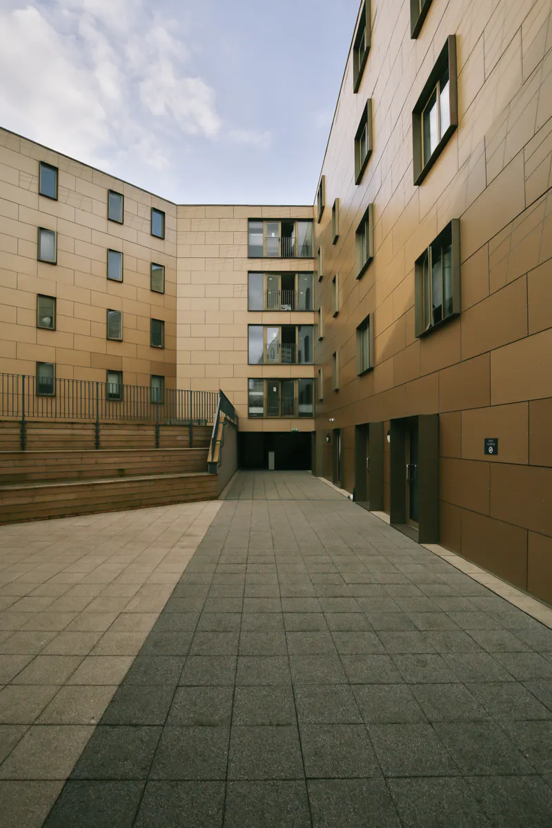 BUILDING
