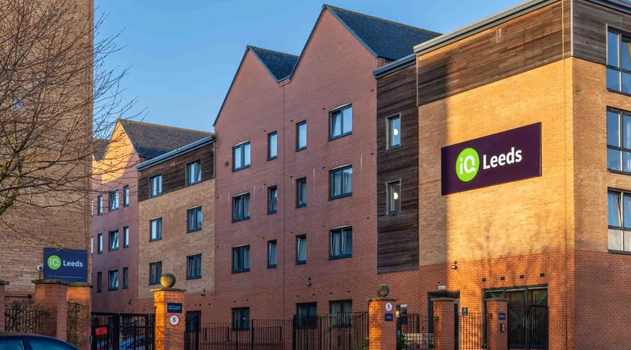 iQ Leeds-Leeds-BUILDING-1